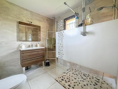 Maison - 217 m² - 8 pièces