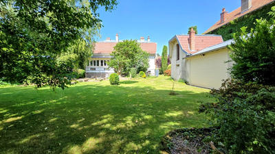 Maison - 175 m² - 9 pièces