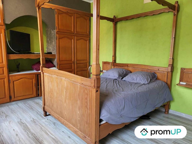 Maison - 237 m² - 8 pièces