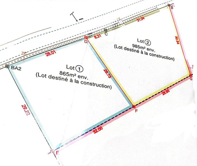 Terrain constructible - 985 m²