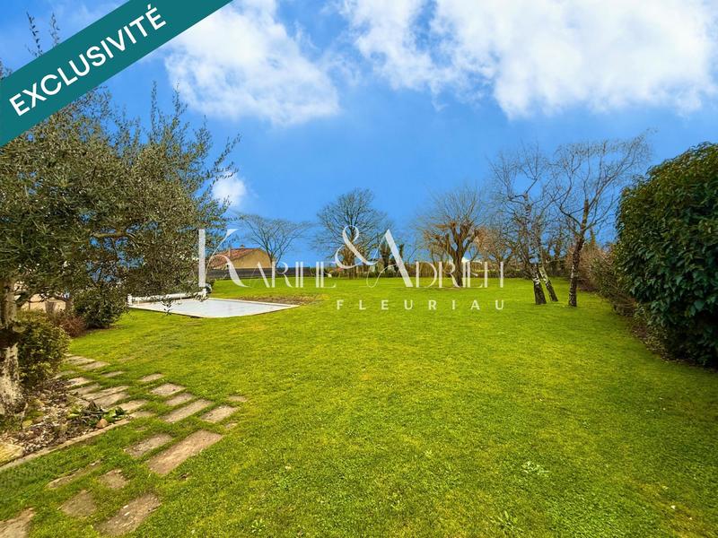 Maison - 210 m² - 6 pièces