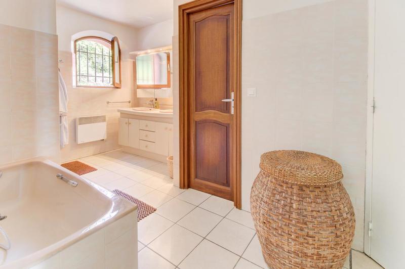 Villa - 230 m² - 8 pièces