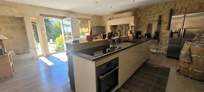 Maison - 258 m² - 4 pièces