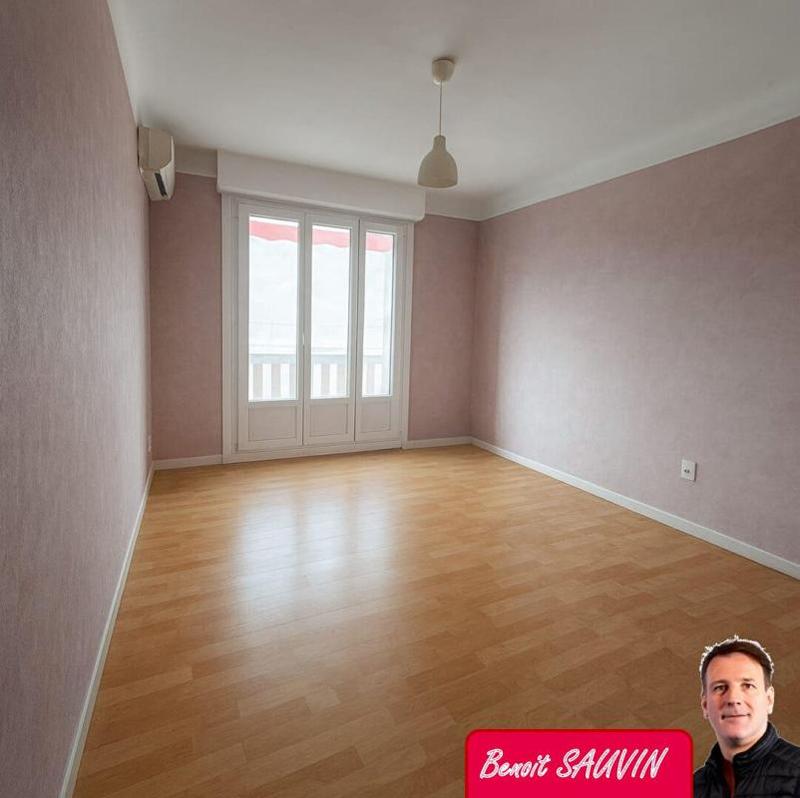 Appartement - 90 m² - 4 pièces