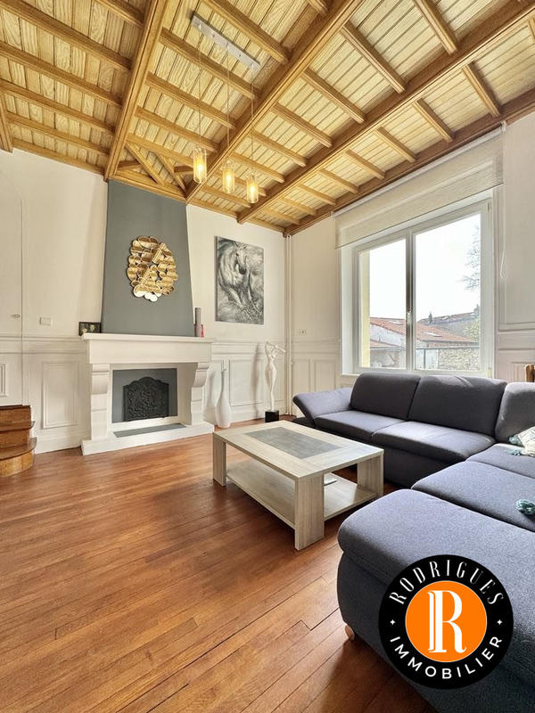 Maison - 285 m² - 12 pièces