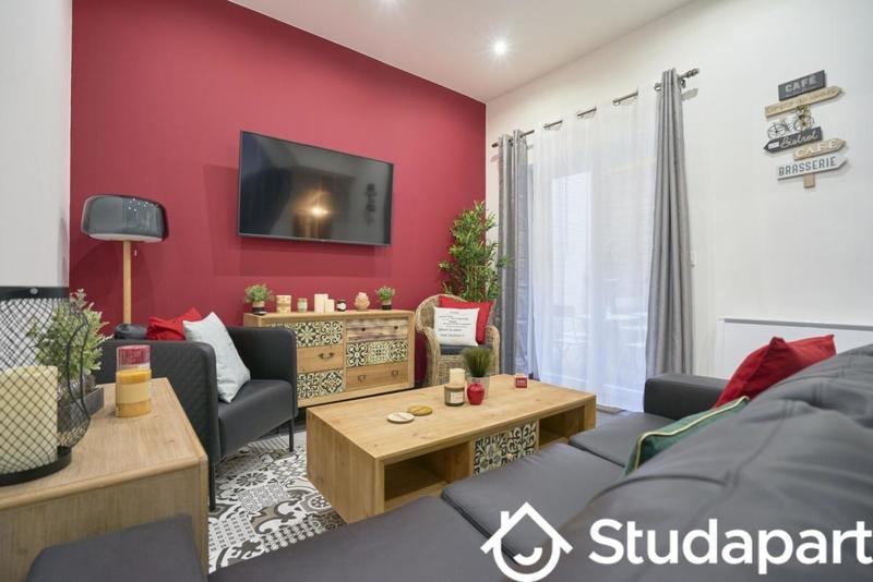 Chambre - 13 m² - 1 pièce