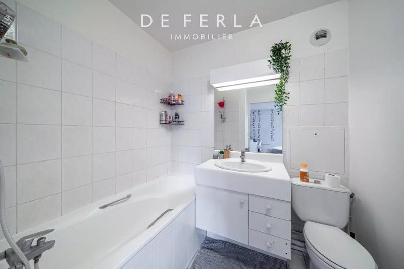 Appartement - 100 m² - 5 pièces