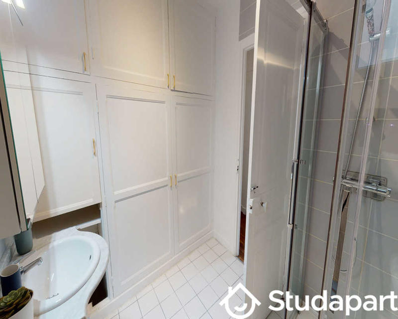 Chambre - 70 m² - 1 pièce