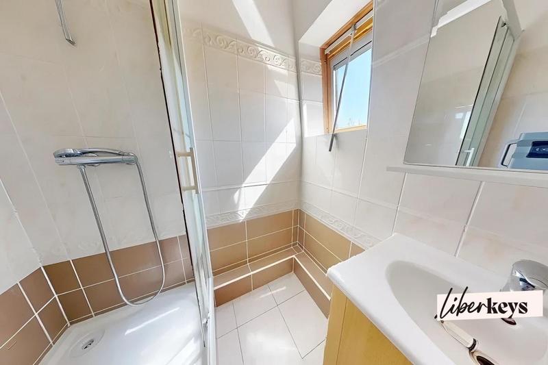 Appartement - 75 m² - 3 pièces