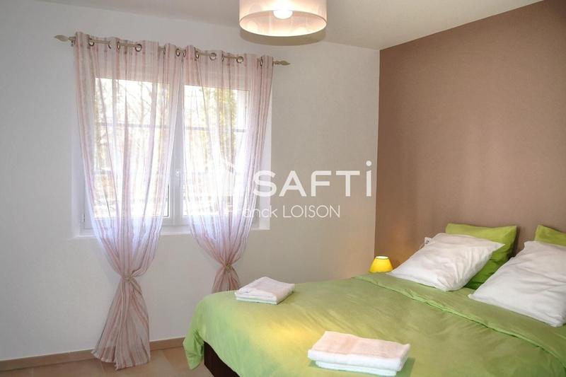 Maison - 246 m² - 9 pièces