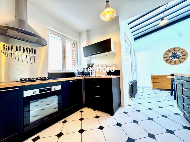 Maison ancienne - 201 m² - 7 pièces