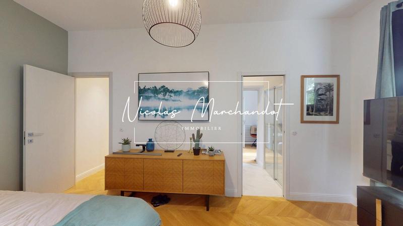 Propriété - 300 m² - 8 pièces