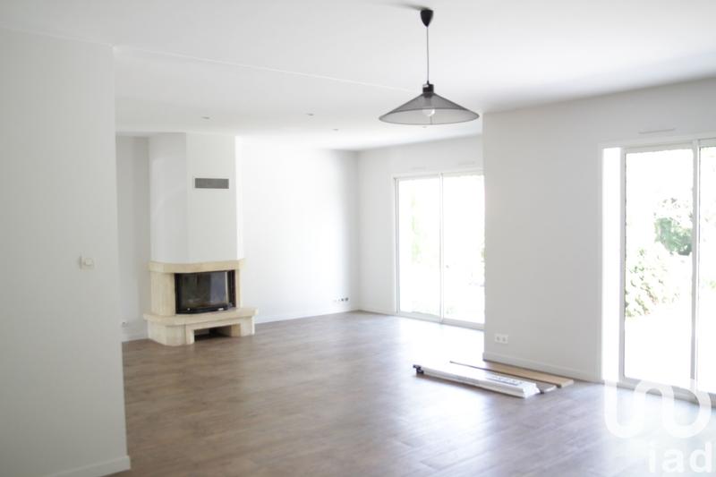 Maison - 220 m² - 8 pièces