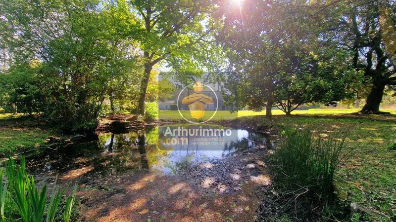 Maison - 270 m² - 11 pièces