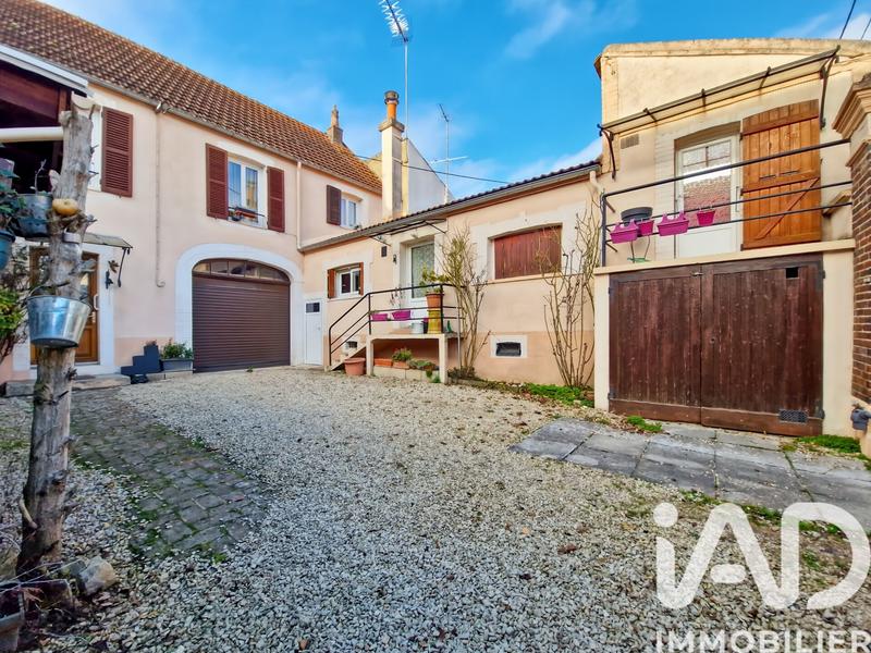 Maison - 228 m² - 7 pièces