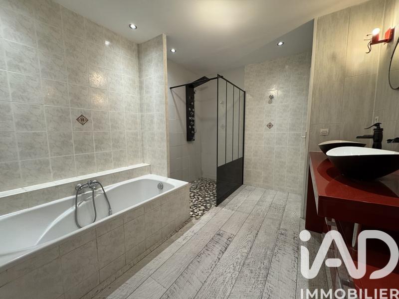 Maison - 197 m² - 9 pièces