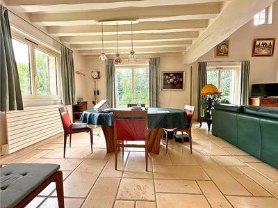 Demeure - 220 m² - 8 pièces