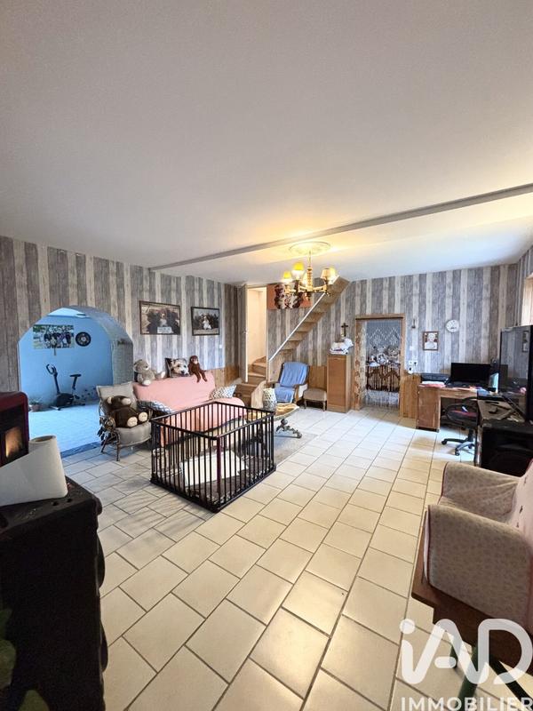 Maison - 186 m² - 9 pièces