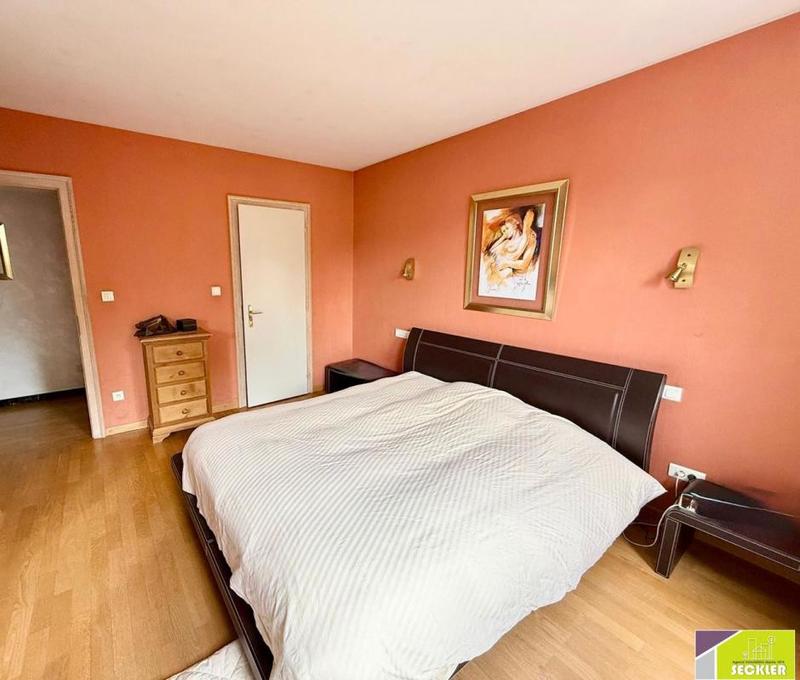 Maison traditionnelle - 274 m² - 8 pièces