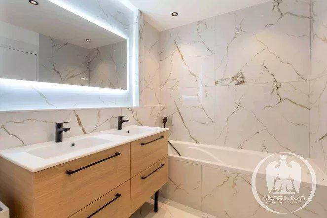 Appartement - 94 m² - 4 pièces