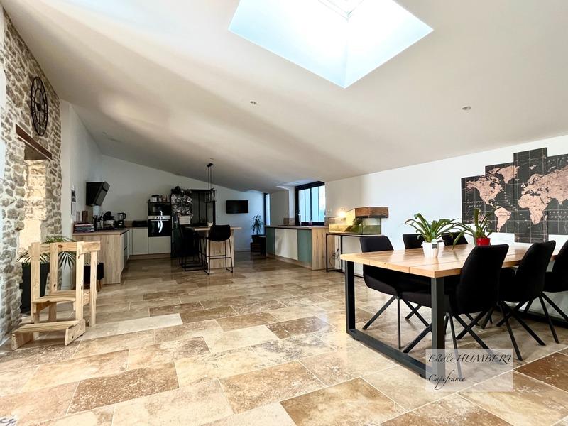 Maison en pierre - 188 m² - 6 pièces