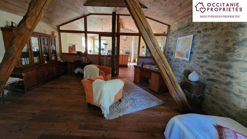 Demeure - 320 m² - 10 pièces