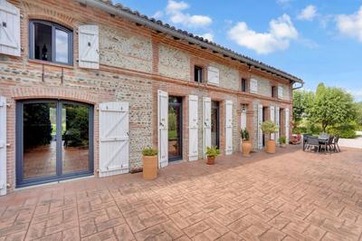 Maison - 300 m² - 11 pièces