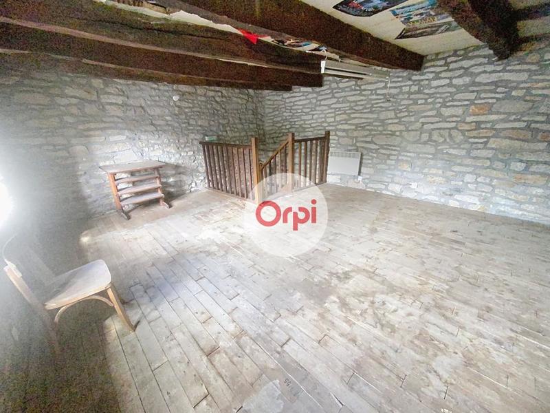 Maison - 557 m² - 9 pièces