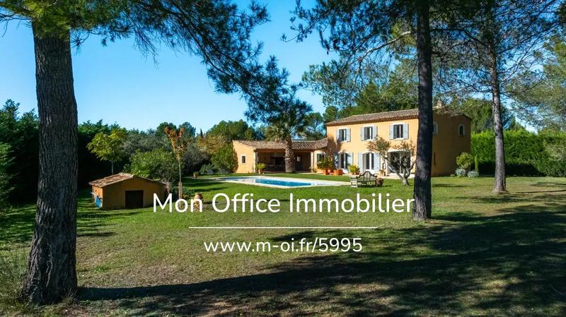 Maison - 224 m² - 7 pièces