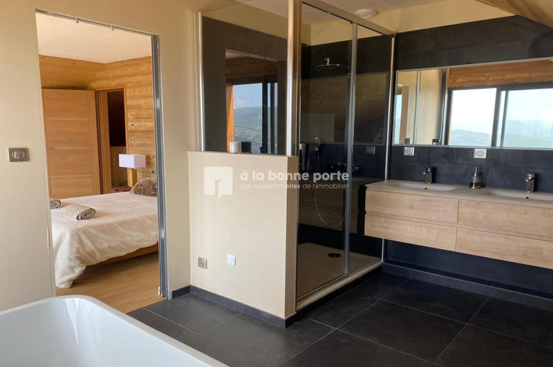 Châlet - 161 m² - 6 pièces