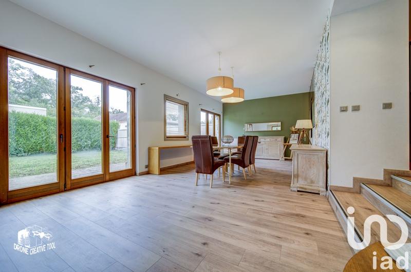 Maison - 227 m² - 8 pièces