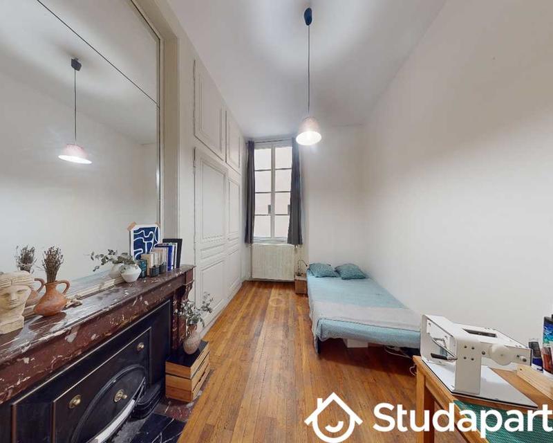 Chambre - 120 m² - 1 pièce