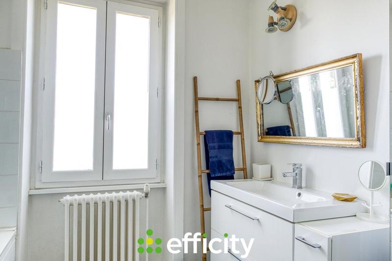 Demeure - 284 m² - 7 pièces