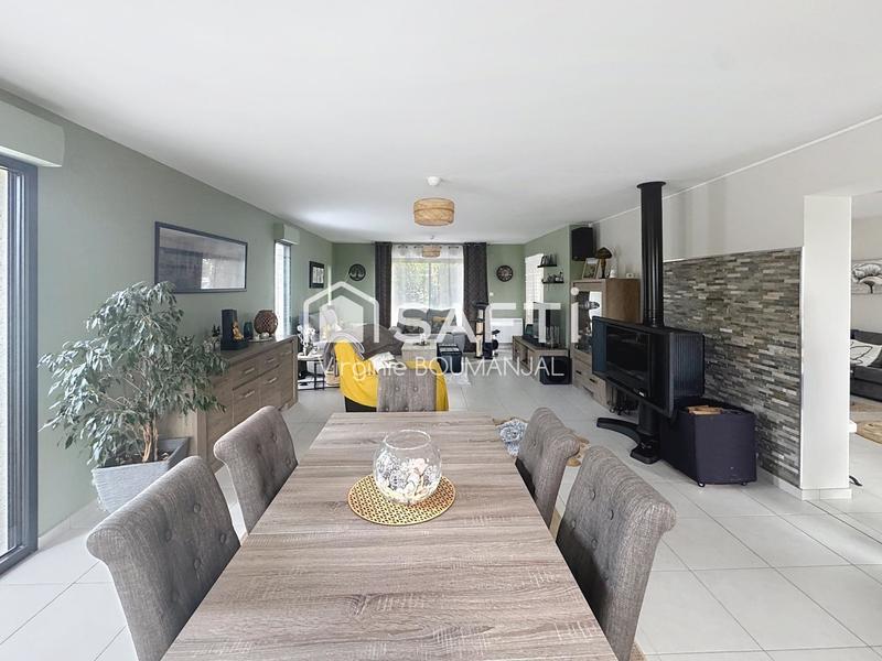 Maison - 236 m² - 8 pièces