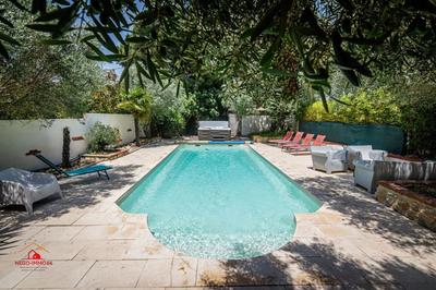 Gîte - 625 m² - 25 pièces