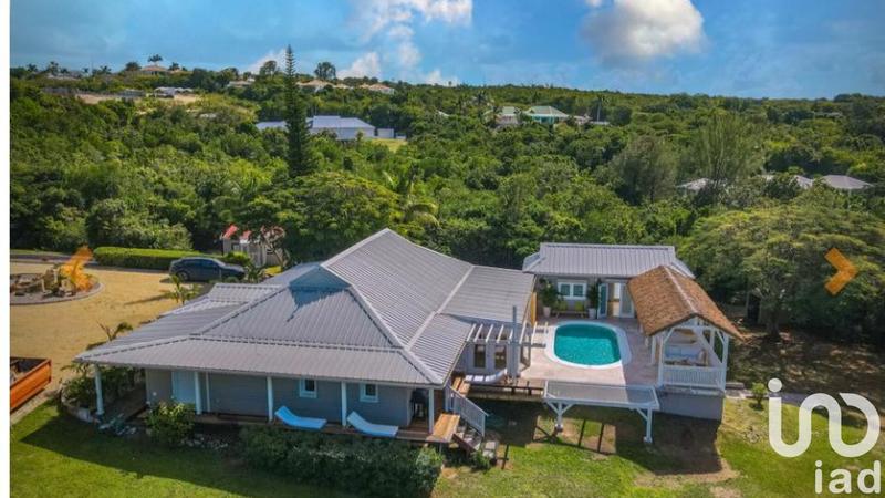 Maison - 200 m² - 4 pièces