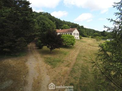 Maison - 181 m² - 7 pièces