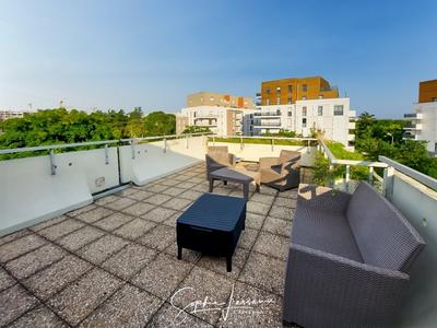 Appartement - 96 m² - 5 pièces