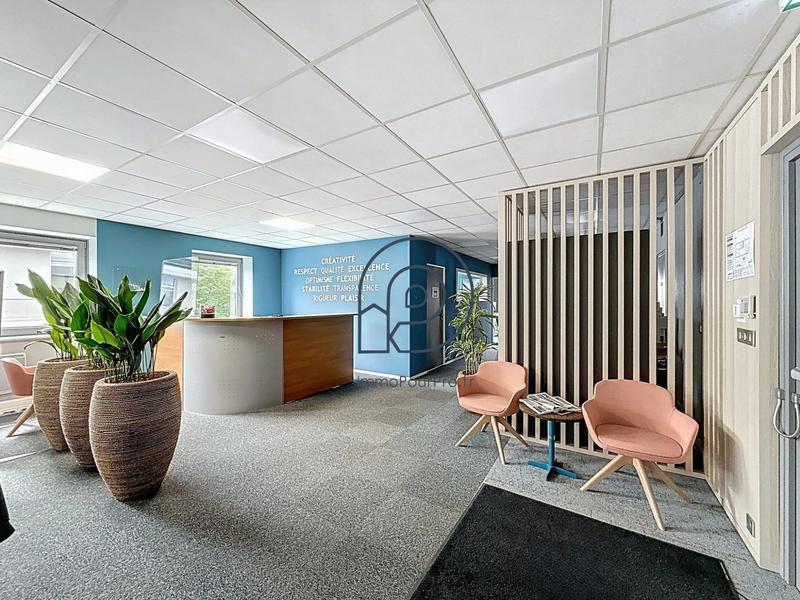 Bureau - 305 m²