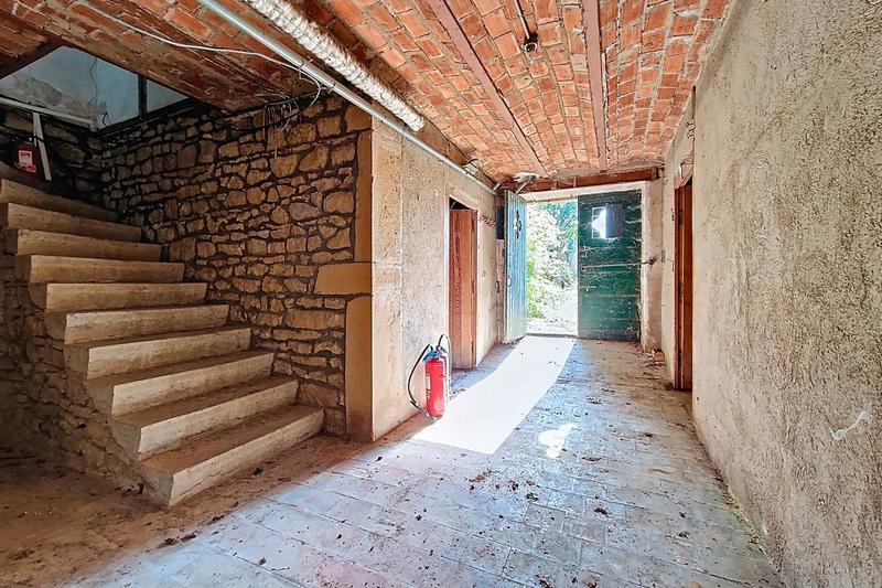 Maison - 300 m² - 6 pièces