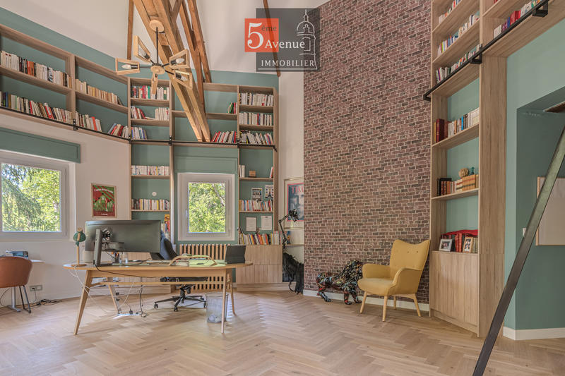 Maison - 400 m² - 12 pièces