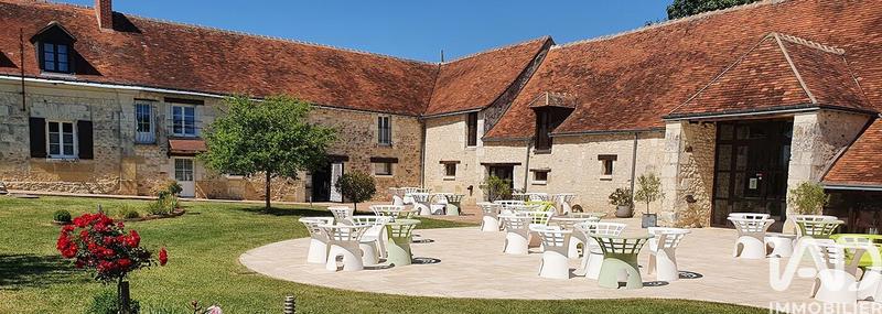 Maison - 561 m² - 35 pièces