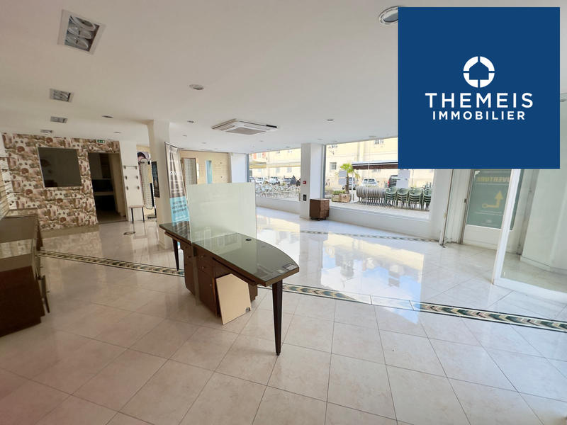 Local commercial - 82 m²