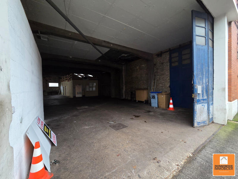 Entrepôt - 300 m²