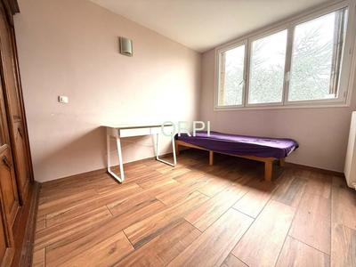 Appartement - 70 m² - 4 pièces