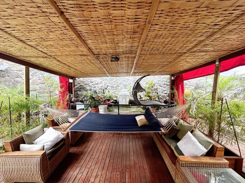 Villa - 180 m² - 6 pièces