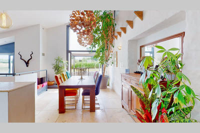 Propriété - 285 m² - 11 pièces