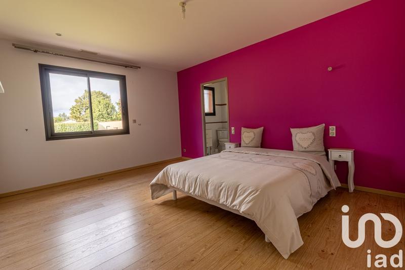 Maison - 640 m² - 12 pièces