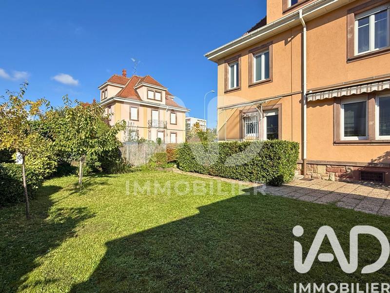 Maison - 228 m² - 9 pièces