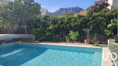 Maison - 170 m² - 6 pièces